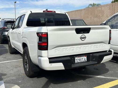 2025 Nissan Frontier SV