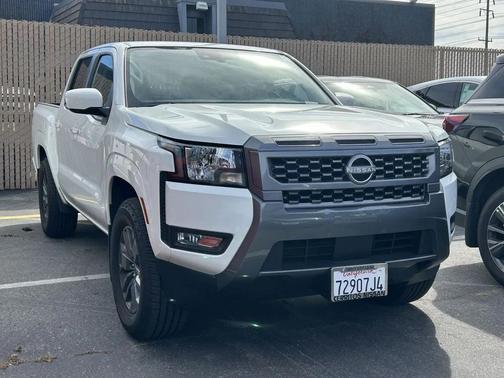 2025 Nissan Frontier SV