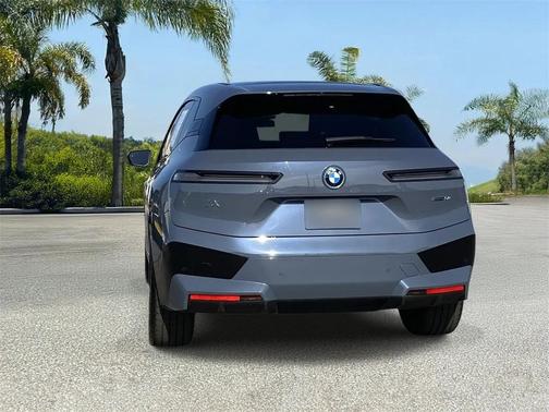 2025 BMW iX xDrive50