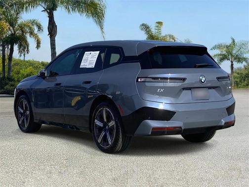 2025 BMW iX xDrive50