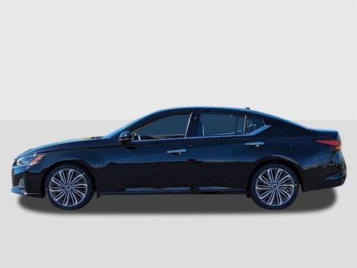 2025 Nissan Altima SL FWD