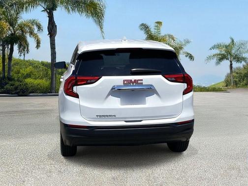 Summit White 2020 GMC Terrain SLE