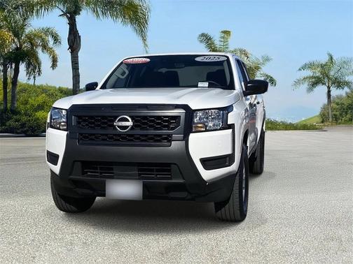 2025 Nissan Frontier S