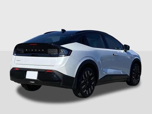 2026 Nissan Leaf PLATINUM+