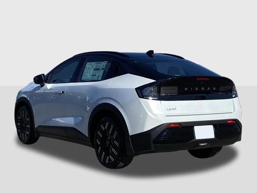 2026 Nissan Leaf PLATINUM+