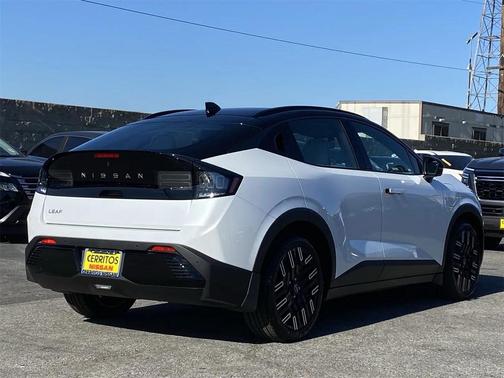 2026 Nissan Leaf PLATINUM+