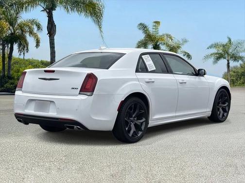 2023 Chrysler 300 Touring
