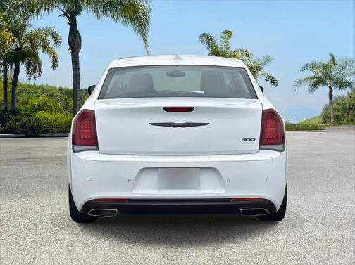 2023 Chrysler 300 Touring