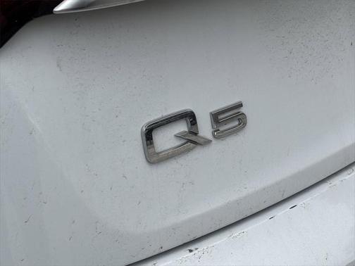 2022 Audi Q5 45 S line Premium