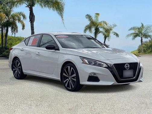 2022 Nissan Altima SR FWD