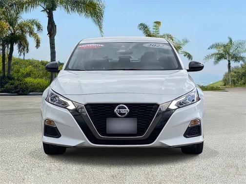 2022 Nissan Altima SR FWD