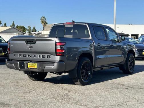 2026 Nissan Frontier SV