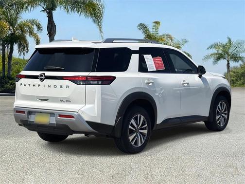 2023 Nissan Pathfinder SL 4WD