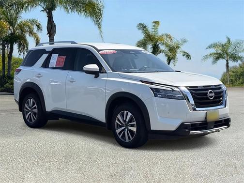 2023 Nissan Pathfinder SL 4WD