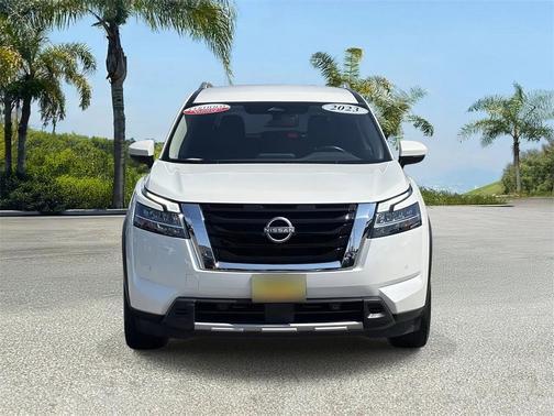 2023 Nissan Pathfinder SL 4WD