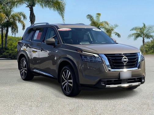 Baja Storm 2024 Nissan Pathfinder Platinum FWD