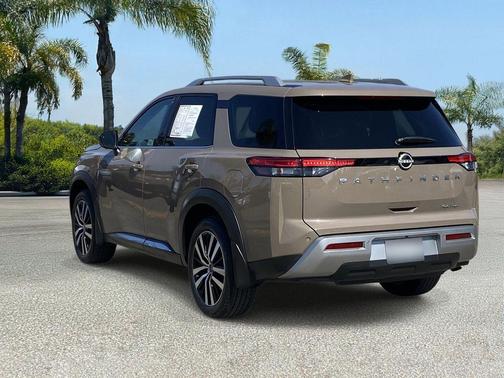Baja Storm 2024 Nissan Pathfinder Platinum FWD