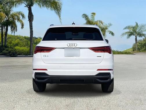 2023 Audi Q3 Premium 45 TFSI S line quattro Tiptronic