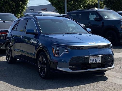 Mineral Blue 2023 Kia Niro EV Wave