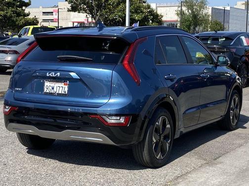 Mineral Blue 2023 Kia Niro EV Wave