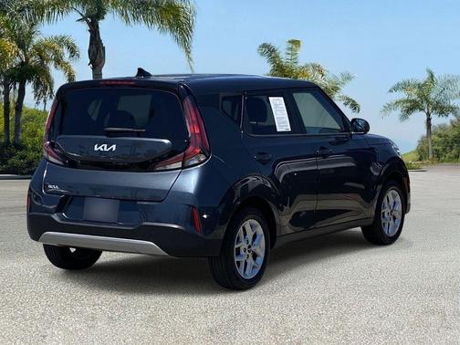 Gravity Gray 2024 Kia Soul LX