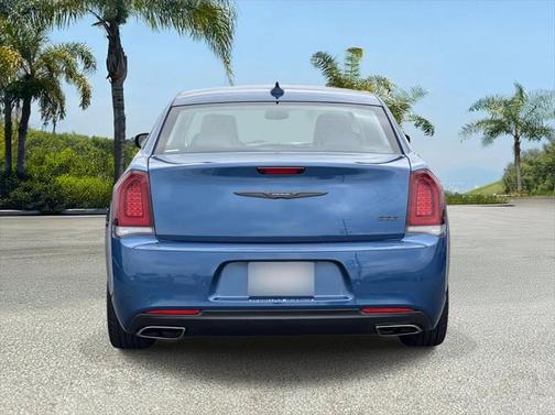 2023 Chrysler 300 Touring