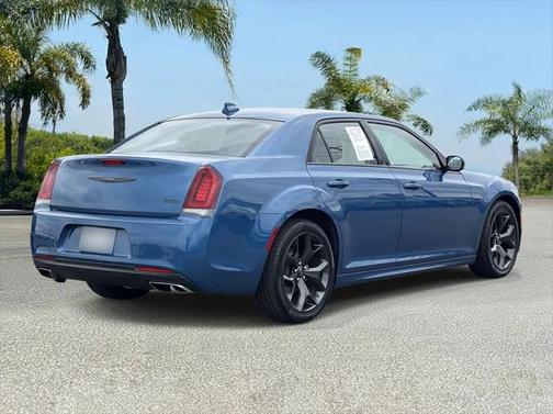 2023 Chrysler 300 Touring