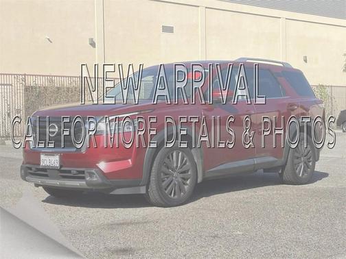 2022 Nissan Pathfinder SL 2WD