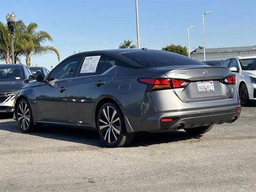 2020 Nissan Altima SR FWD