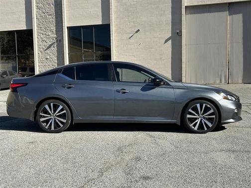 2020 Nissan Altima SR FWD