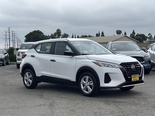 2025 Nissan Kicks S