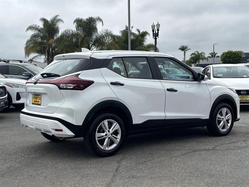 2025 Nissan Kicks S