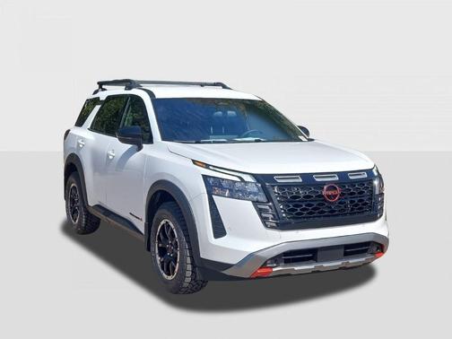 Everest White Pearl Tricoat 2026 Nissan Pathfinder Rock Creek