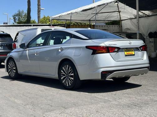 Brilliant Silver 2024 Nissan Altima 2.5 SV