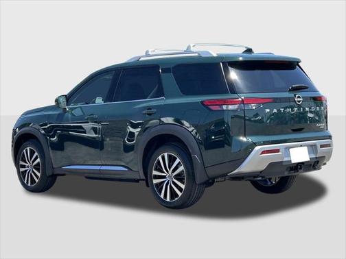 2025 Nissan Pathfinder Platinum 4WD