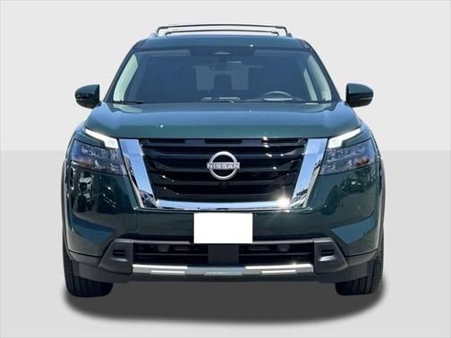2025 Nissan Pathfinder Platinum 4WD