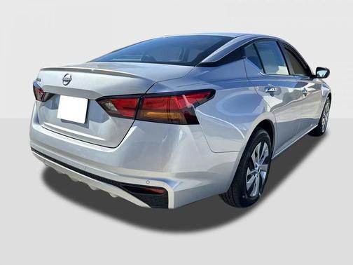 2025 Nissan Altima S FWD