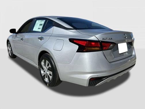 2025 Nissan Altima S FWD