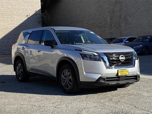 2024 Nissan Pathfinder S FWD