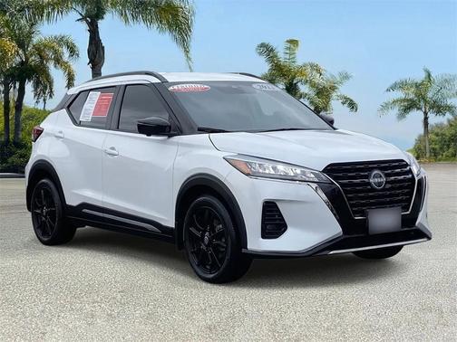 2023 Nissan Kicks SR
