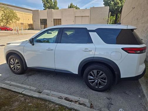 2024 Nissan Pathfinder S FWD