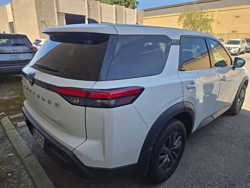 2024 Nissan Pathfinder S FWD