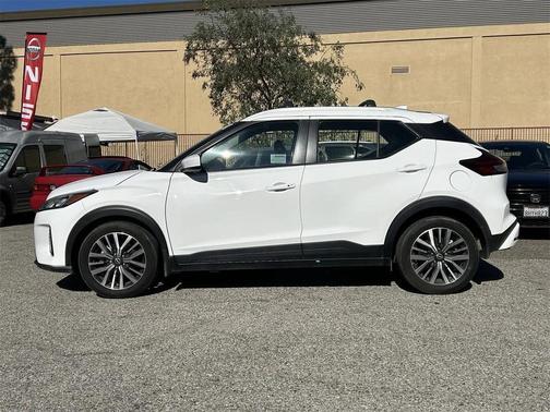 2023 Nissan Kicks SV