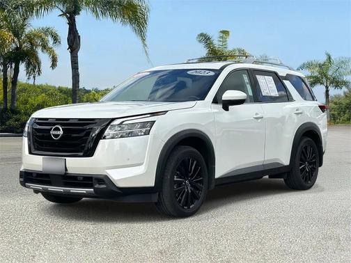 2023 Nissan Pathfinder SL FWD