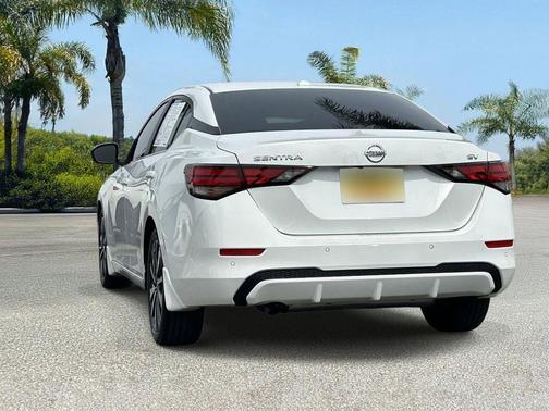 Aspen White Tricoat 2023 Nissan Sentra SV