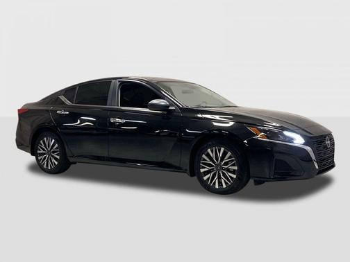 Super Black 2026 Nissan Altima SV FWD