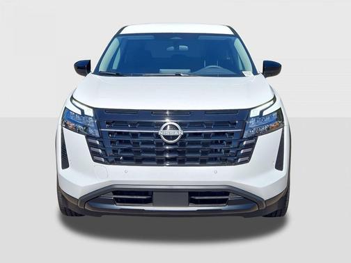 Everest White Pearl Tricoat 2026 Nissan Pathfinder SV