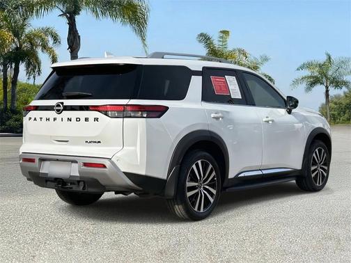 2025 Nissan Pathfinder Platinum FWD