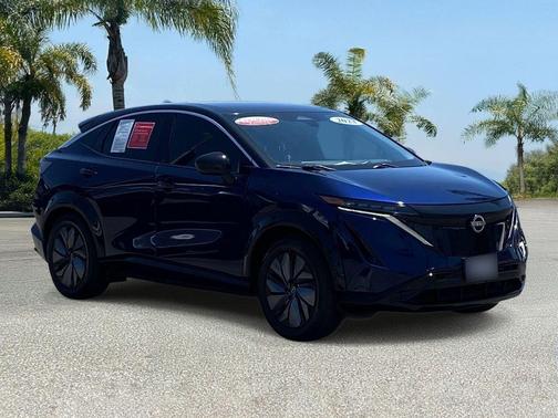 Deep Ocean Blue Pearl/Black Diamond Pearl 2023 Nissan ARIYA ENGAGE