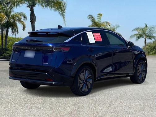 Deep Ocean Blue Pearl/Black Diamond Pearl 2023 Nissan ARIYA ENGAGE